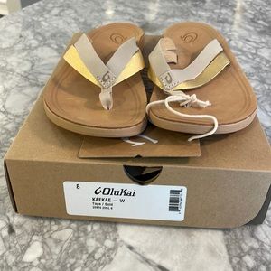 OluKai Kaeke Tapa/Gold Women’s Leather Beach Sandals Size 8 NWT